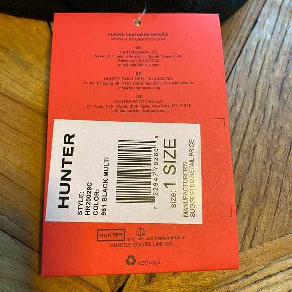 NWT Hunter Unisex Logo Roll Up Beanie Toque Winter Hat Black Red White OS Unisex - Picture 3 of 5